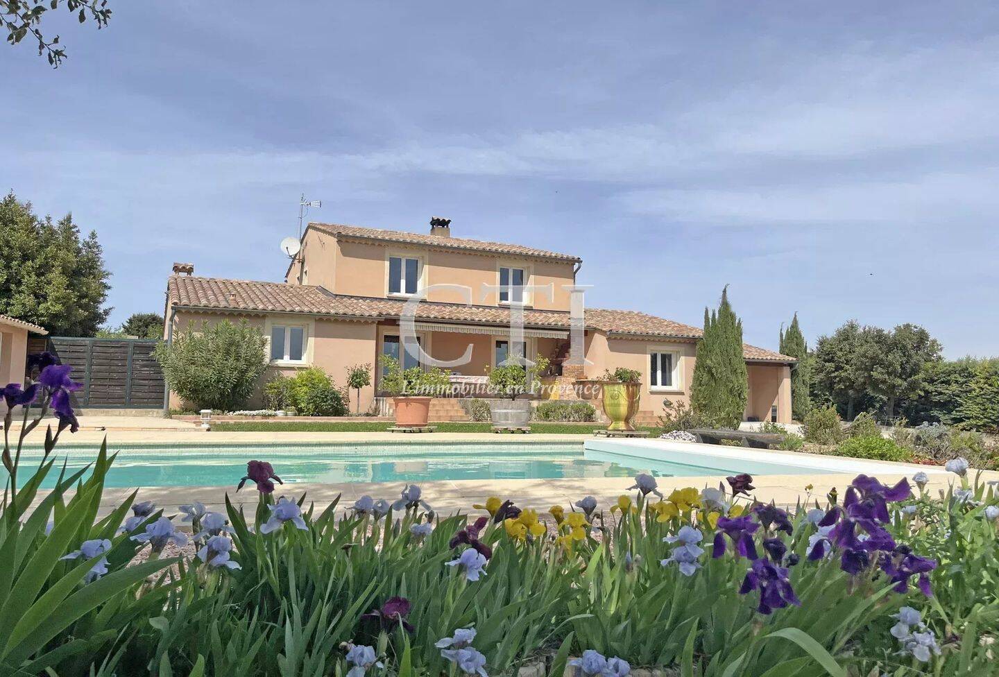 Maison 6 pièces 190 m² · à Vaison-la-Romaine · 190 m² · 595 000 €