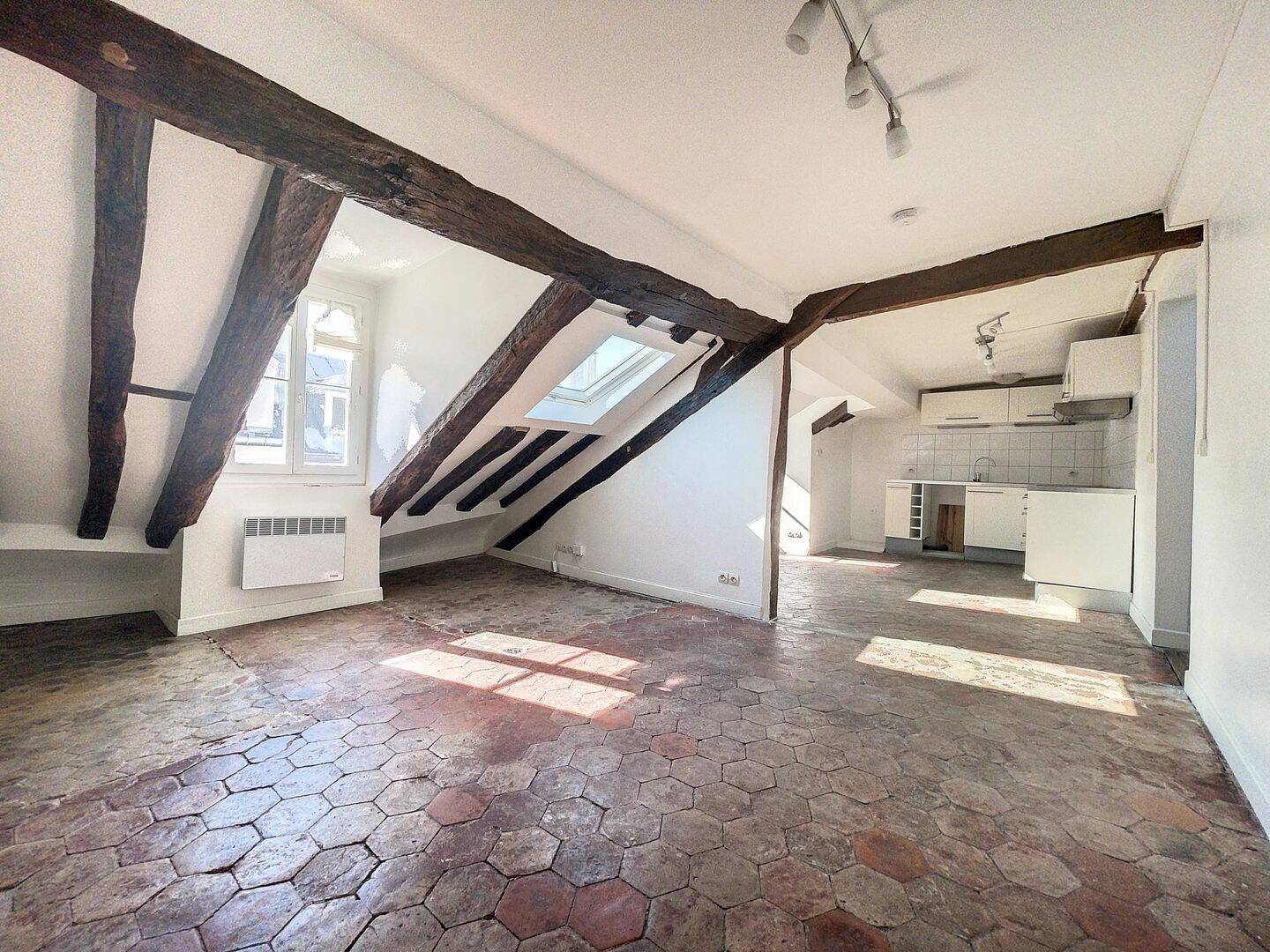 Appartement 2 pièces 45 m² · à Paris 2ème Arrondissement · 44,8 m² · 1 665 €/mois