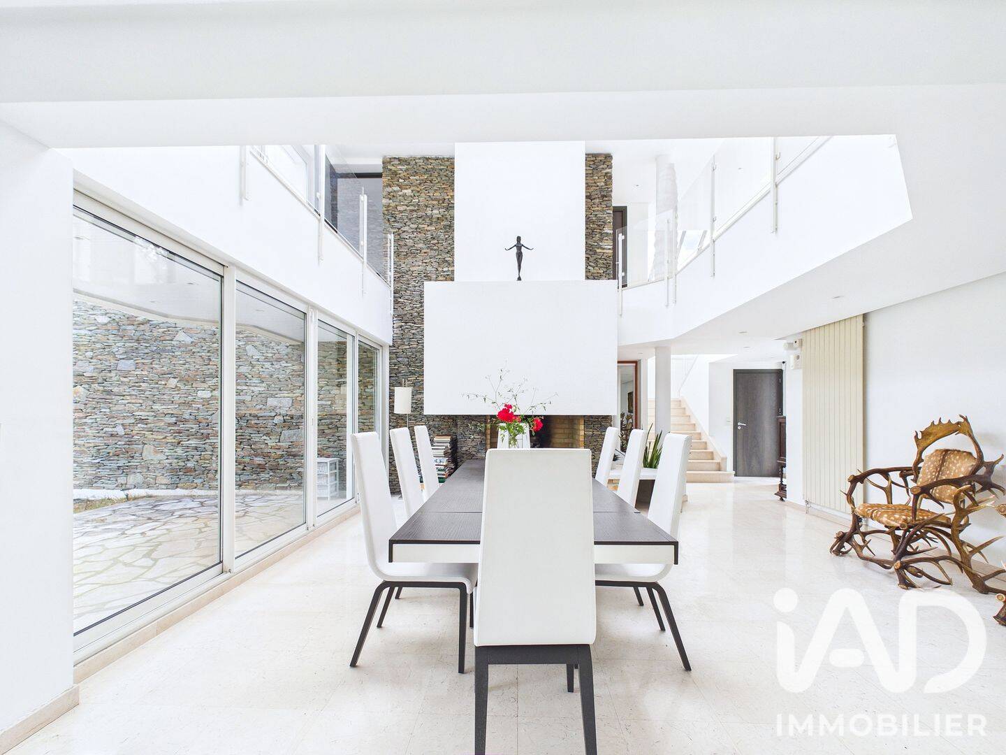 Maison 6 pièces 234 m² · à Sceaux · 233,9 m² · 5 077 €/mois