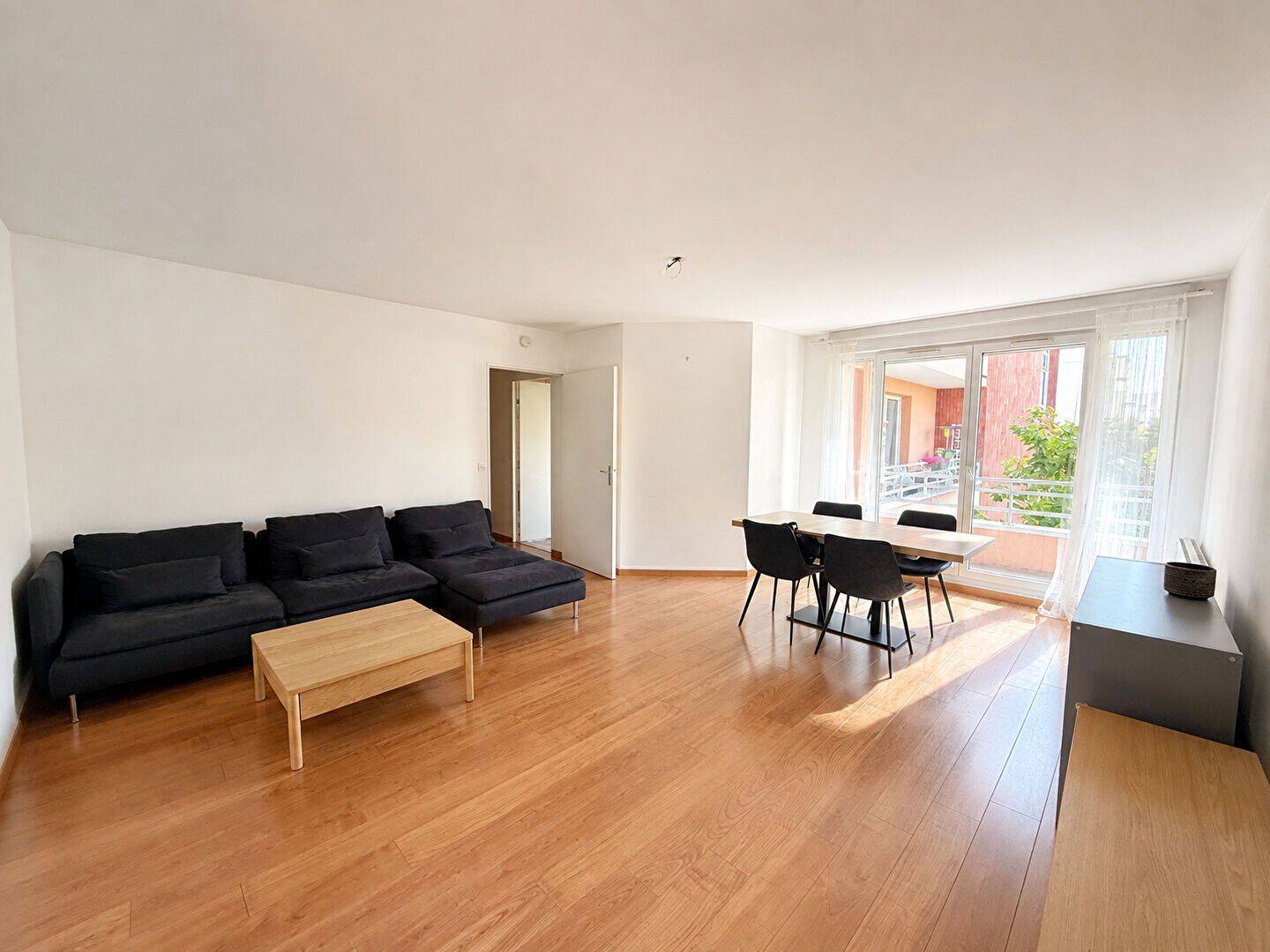 Appartement 3 pièces 78 m² · à Suresnes · 77,5 m² · 1 900 €/mois
