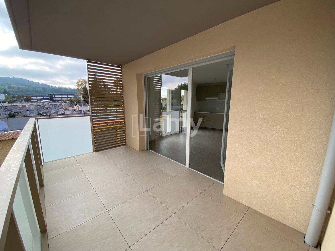 Appartement 3 pièces 63 m² · à La Verpillière · 63,2 m² · 836 €/mois