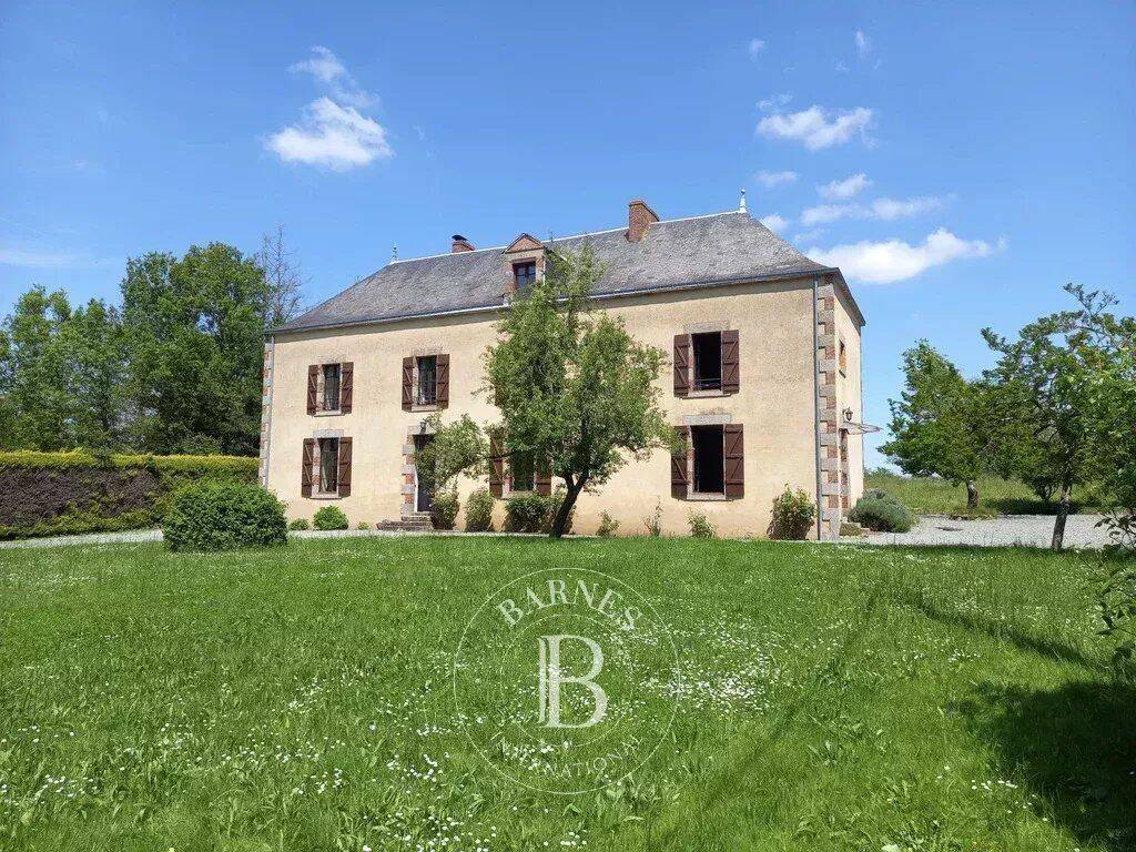 Maison 13 pièces 310 m² · à Pouzauges · 310 m² · 398 000 €