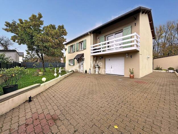 Maison à vendre 419 000 € 9 pièces 3 chambres 132 m² Tressange 57710