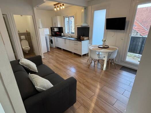 Appartement à louer 380 € 4 pièces 3 chambres 63 m² Étage 3/3 Centre-Marcadieu-Marne Tarbes 65000
