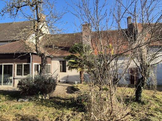 Villa à vendre 106 500 € 11 pièces 1 chambre 203 m² 2 842 m² de terrain Soumans 23600