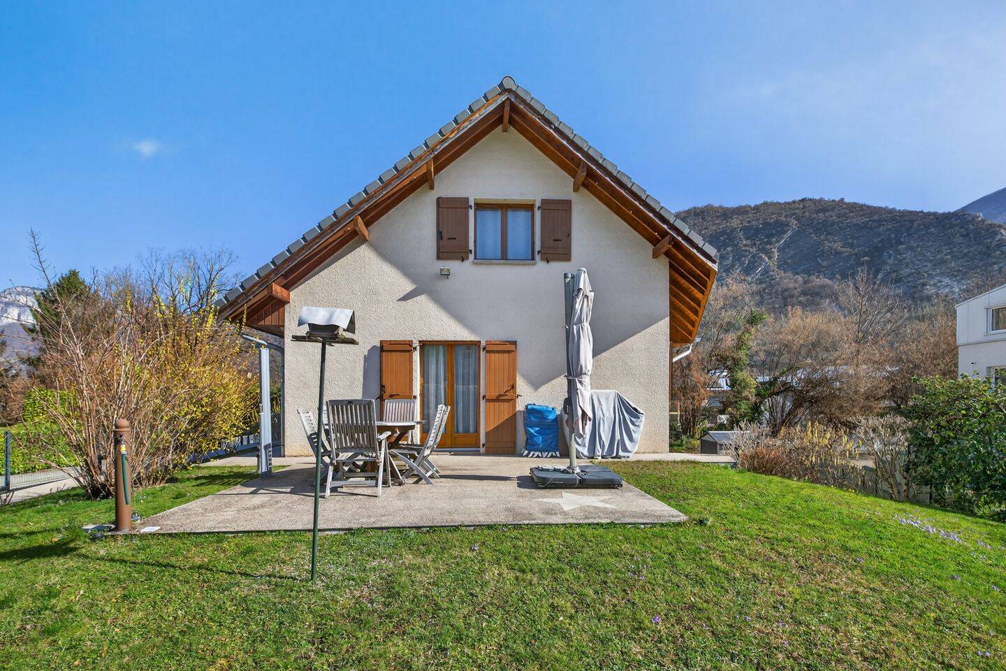 Maison 6 pièces 195 m² · à Challes-les-Eaux · 195 m² · 569 000 €