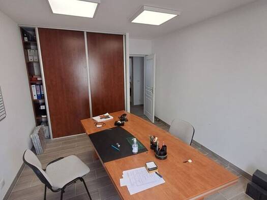 Espace bureau à louer 450 € 14,7 m² de bureaux Craus La Fare-les-Oliviers 13580