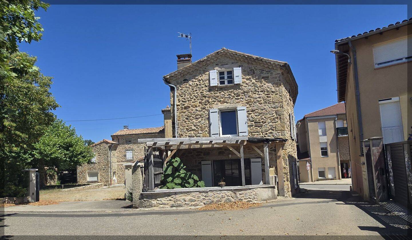 Maison 8 pièces 159 m² · à Alboussière · 159 m² · 149 500 €