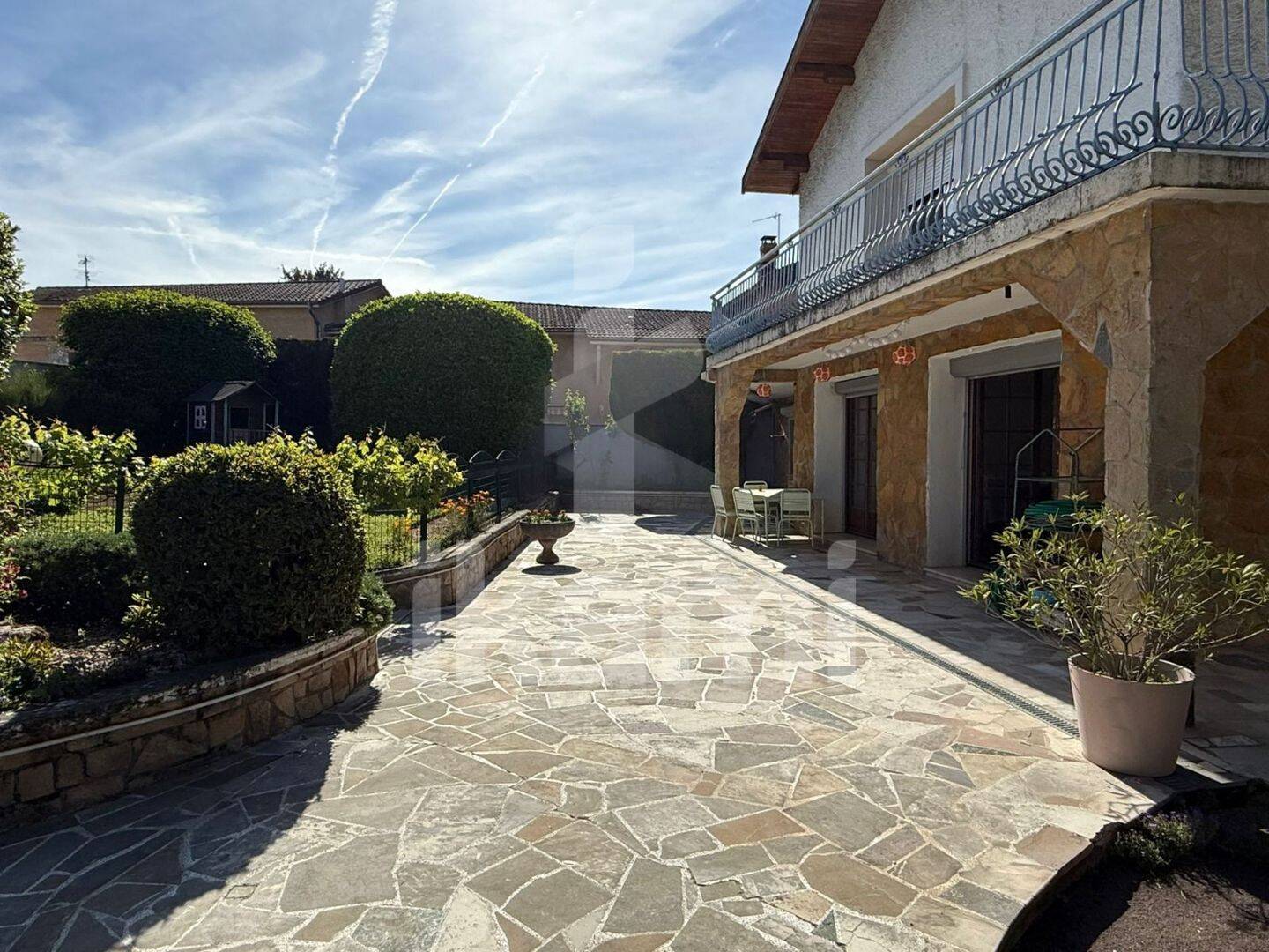 Maison 7 pièces 250 m² · à Mions · 250 m² · 448 000 €