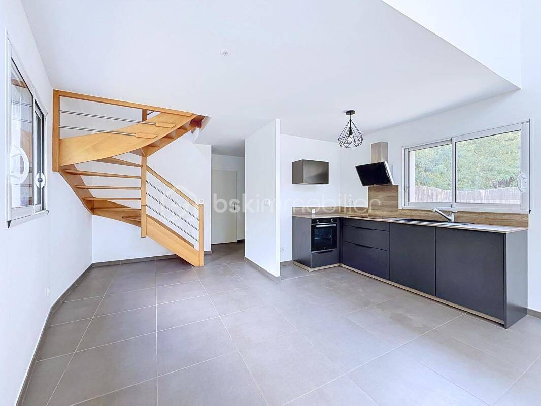Maison 4 pièces 101 m² · à Voiron · 100,6 m² · 395 000 €