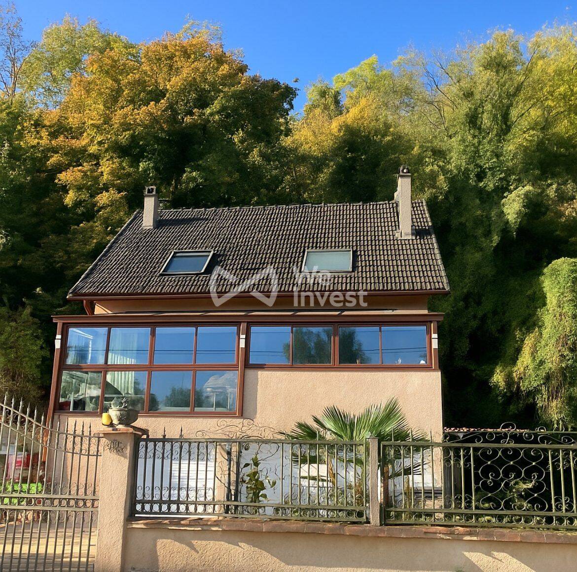 Maison 6 pièces 176 m² · à Saint-Jean-les-Deux-Jumeaux · 176 m² · 335 000 €