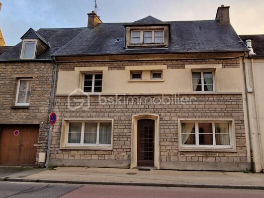 Maison de ville à vendre 167 500 € 8 pièces 6 chambres 147 m² Picauville 50250