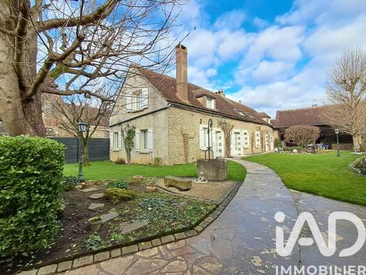 Maison à vendre 395 000 € 8 pièces 7 chambres 200 m² 1 737 m² de terrain Carisey 89360