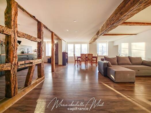 Maison de ville à vendre 229 000 € 4 pièces 3 chambres 139 m² 217 m² de terrain Bâgé-le-Châtel 01380