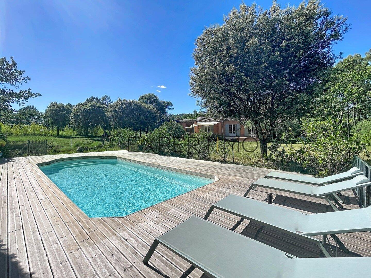 Maison 7 pièces 190 m² · à Entrecasteaux · 190 m² · 725 000 €