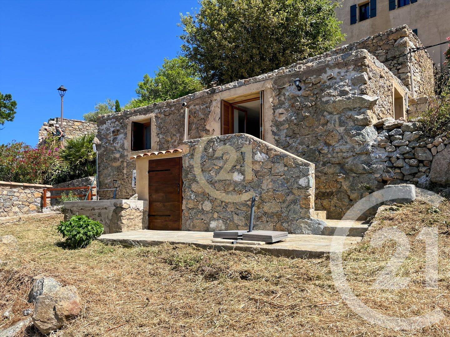 Appartement 2 pièces 25 m² · à Sant'Antonino · 25,4 m² · 500 €/mois