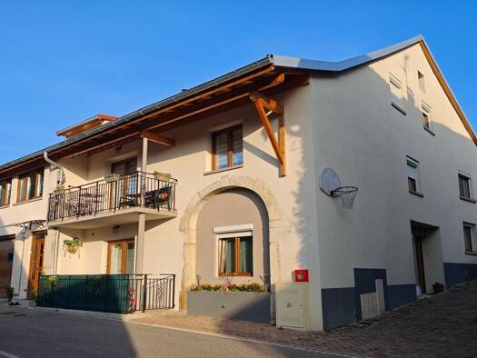Duplex à vendre 515 000 € 5 pièces 4 chambres 144 m² 1er étage Gex 01170