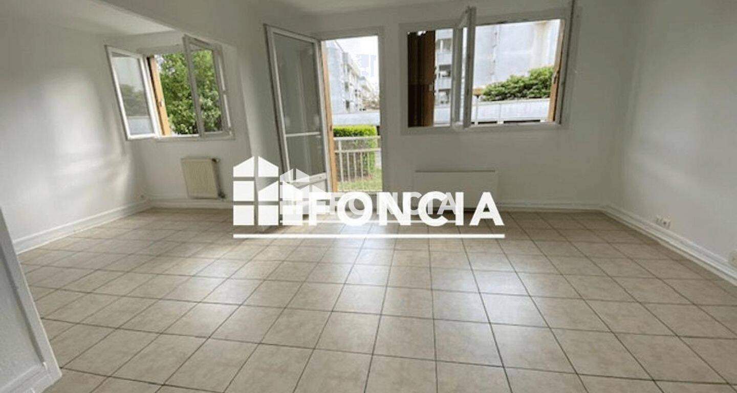 Appartement 4 pièces 68 m² · à Le Plessis-Trévise · 67,9 m² · 995 €/mois