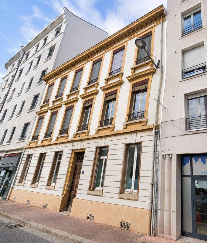 Appartement 3 pièces 53 m² · à Lyon 8ème Arrondissement · 53 m² · 799 €