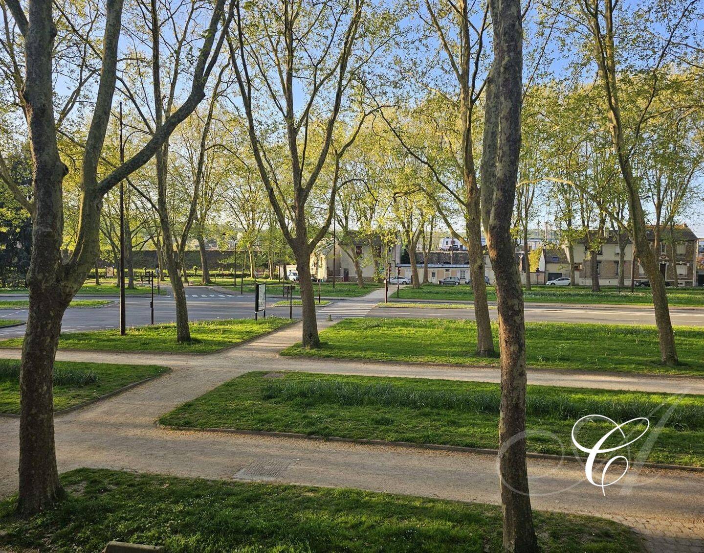Appartement 4 pièces 111 m² · à Versailles · 111 m² · 2 350 €/mois