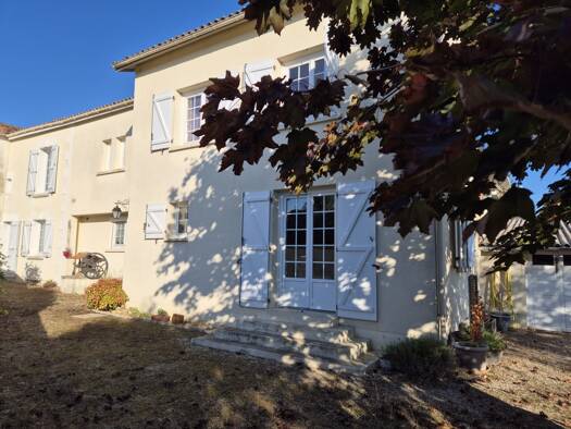 Maison à vendre 199 500 € 7 pièces 4 chambres 147 m² 1 412 m² de terrain Mansle 16230