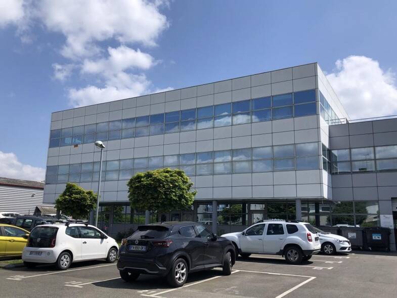 Espace bureau à vendre 623 295 € 328 m² de bureaux divisible de 115 m² à 328 m² Rennes 35000