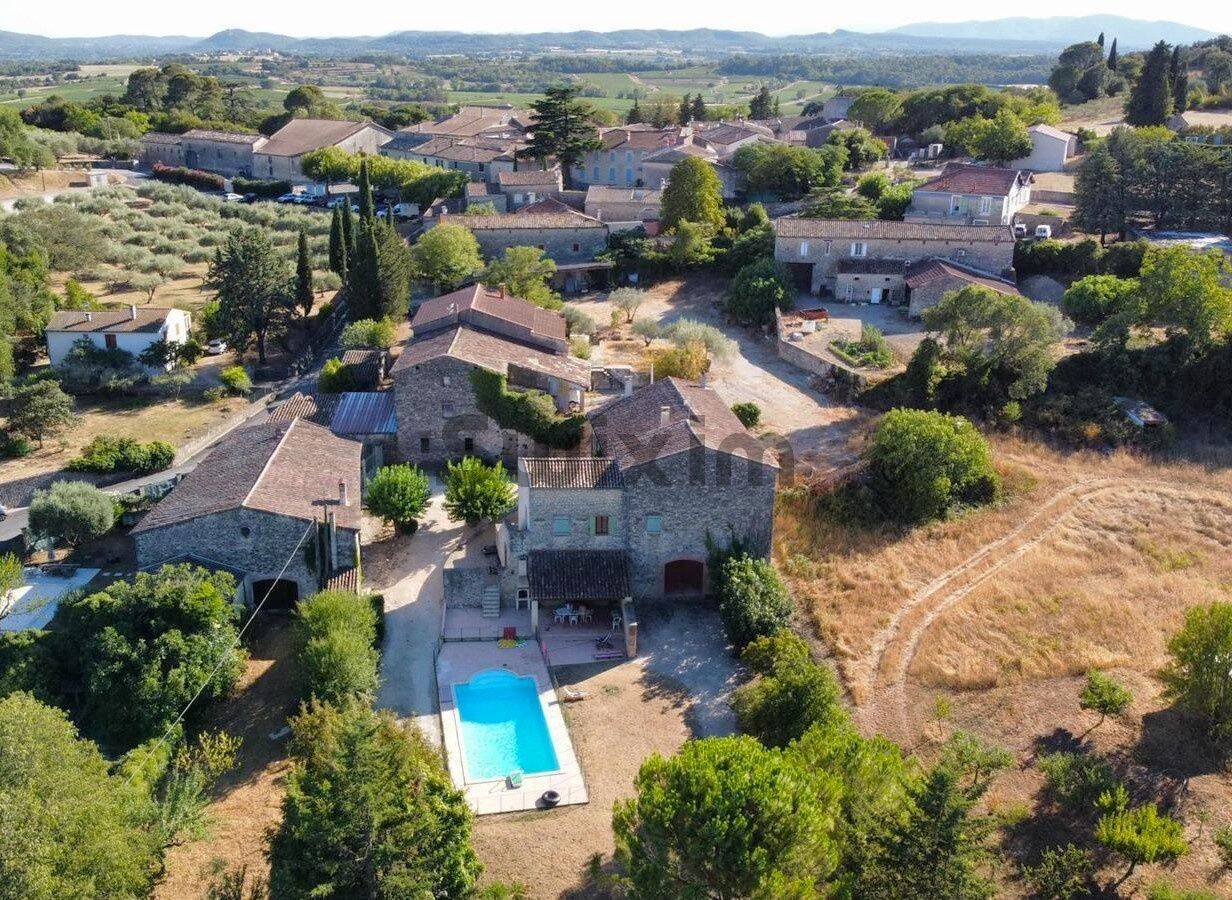 Maison 12 pièces 423 m² · à Saint-Bénézet · 423 m² · 545 000 €