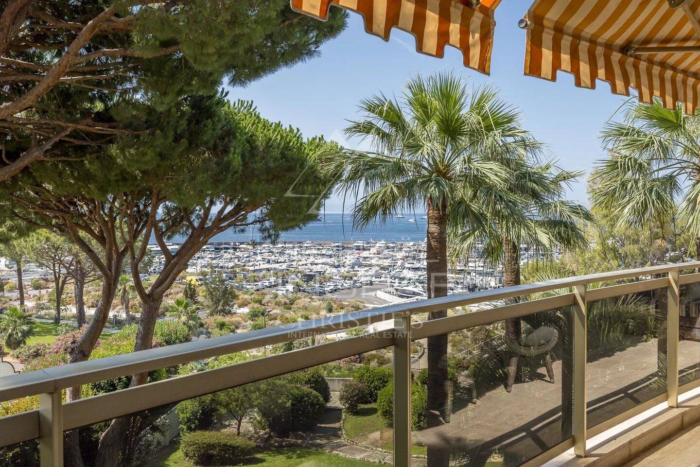 Appartement 3 pièces 110 m² · à Antibes · 110,3 m² · 3 000 000 €