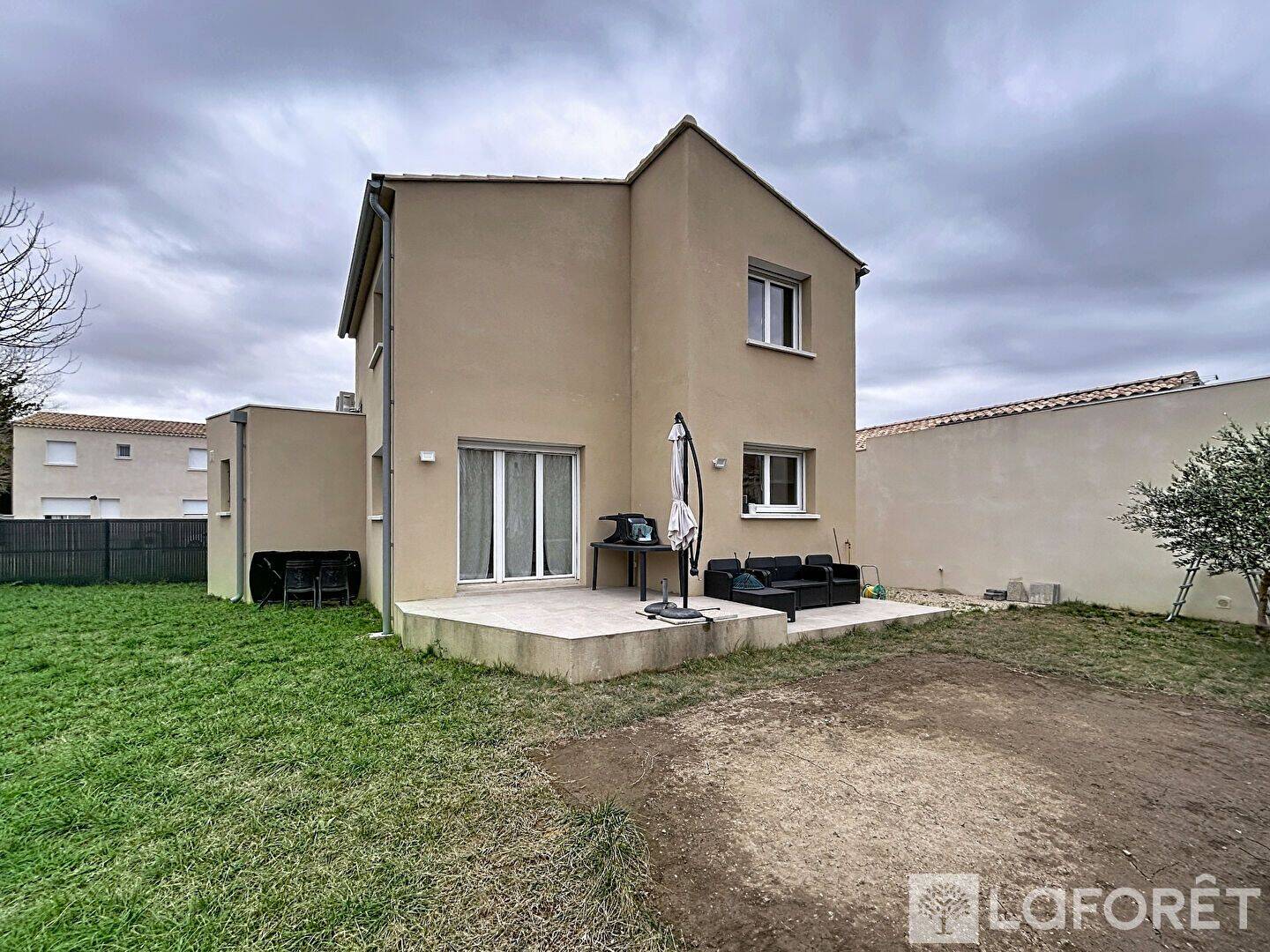Maison 5 pièces 92 m² · à Camaret-sur-Aigues · 92 m² · 1 200 €