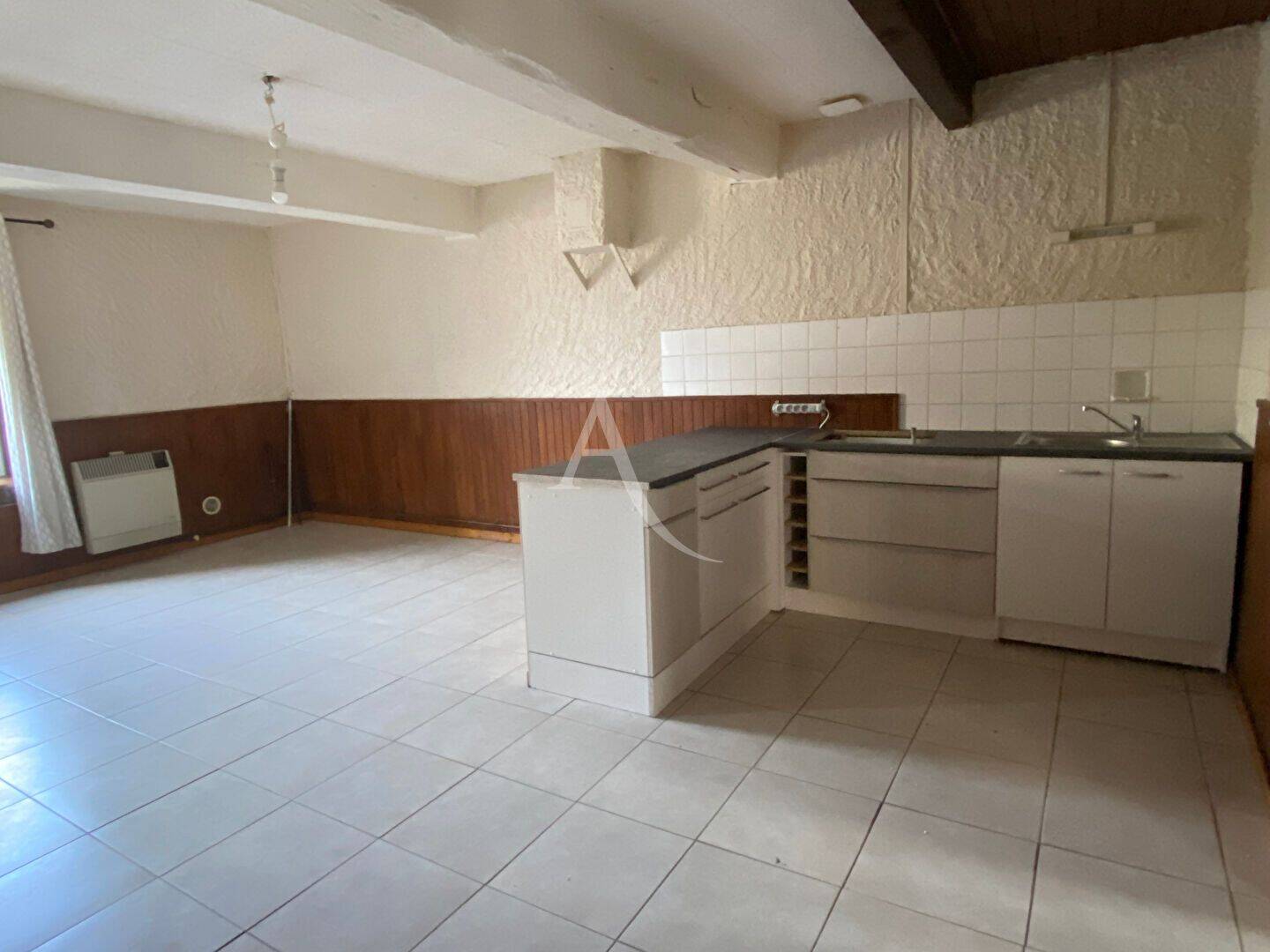 Appartement 3 pièces 51 m² · à Attignat · 51 m² · 445 €