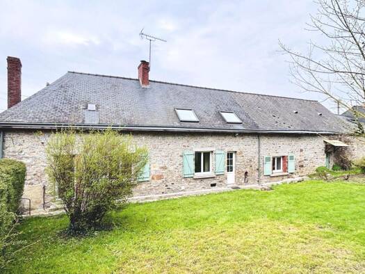 Maison à vendre 189 000 € 5 pièces 4 chambres 115 m² 4 207 m² de terrain Juvigné 53380