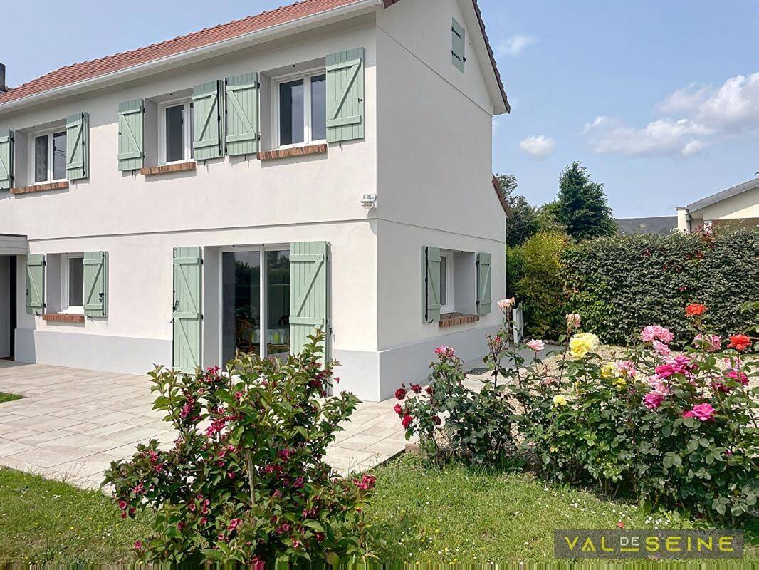 Maison 5 pièces 110 m² · à Franqueville-Saint-Pierre · 110 m² · 335 000 €