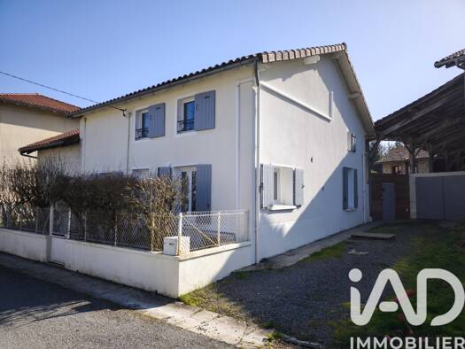 Maison à vendre 179 500 € 4 pièces 3 chambres 101 m² 981 m² de terrain Ouest Saint-Junien 87200