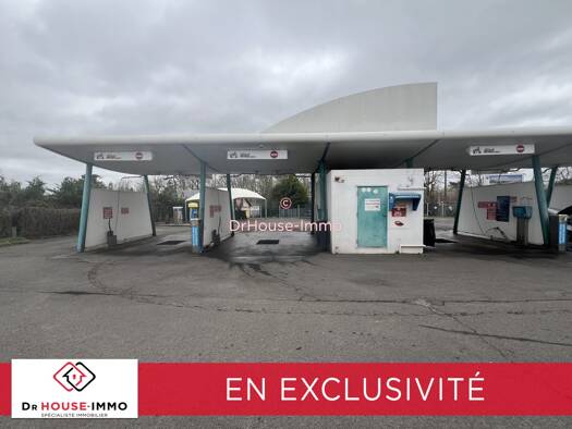 Boutique à vendre Fonds de commerce 770 000 € 3 pièces 176 m² de surface de vente Chancellerie Bourges 18000