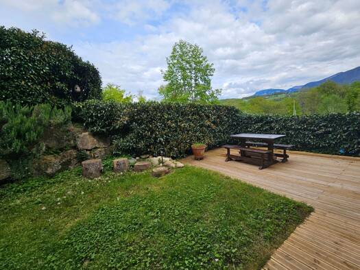 Appartement à louer 1 650 € 1 pièce 66 m² RDC/2 dès le 01/05/2026 Charvonnex 74370