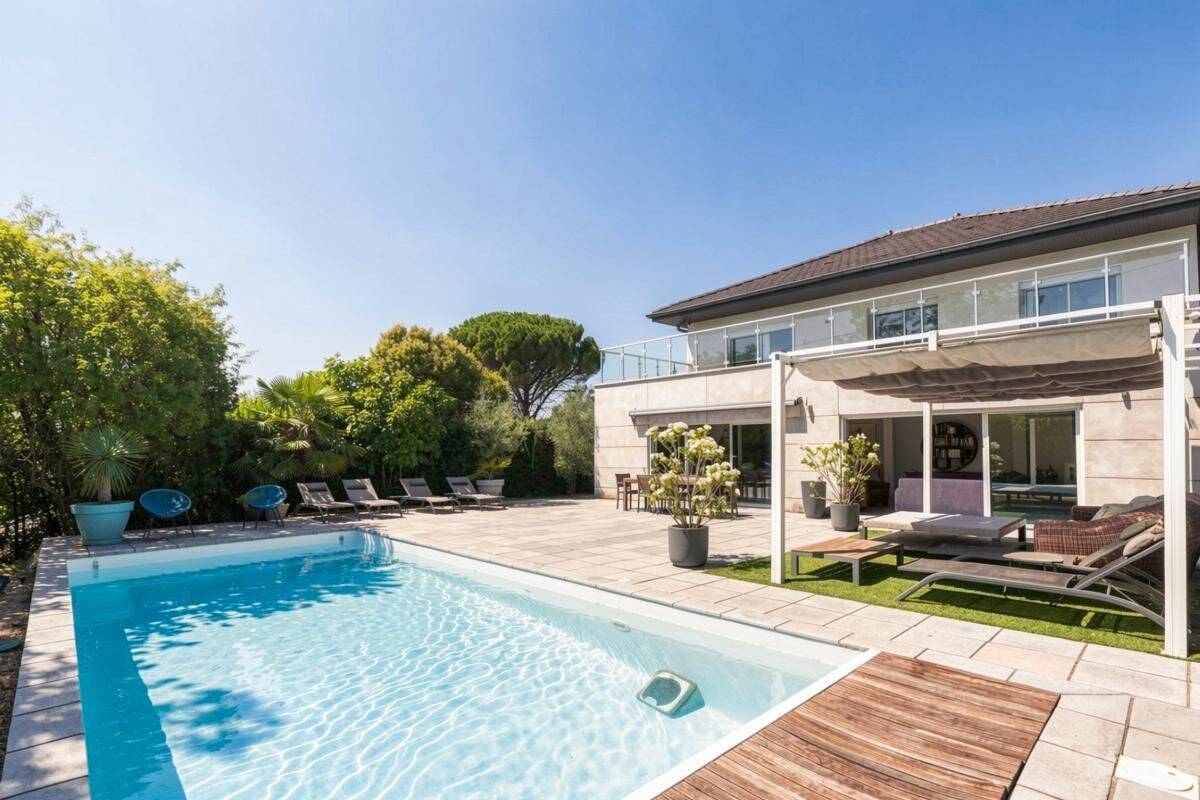 Maison 7 pièces 285 m² · à Corbas · 285 m² · 890 000 €