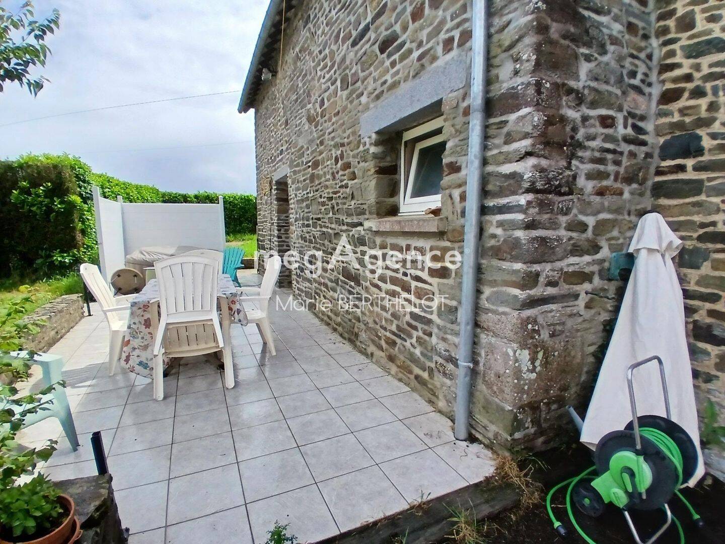 Maison 5 pièces 128 m² · à Pleine-Fougères · 128 m² · 800 €