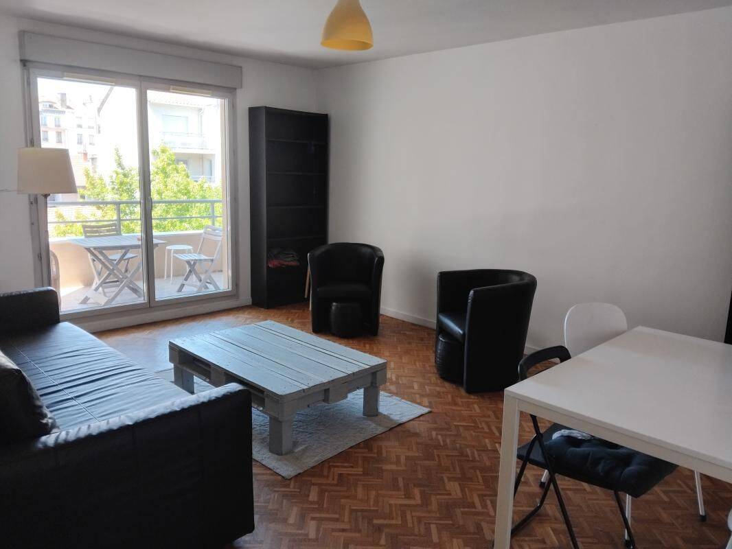 Appartement 3 pièces 72 m² · à Lyon 7ème Arrondissement · 72 m² · 1 130 €