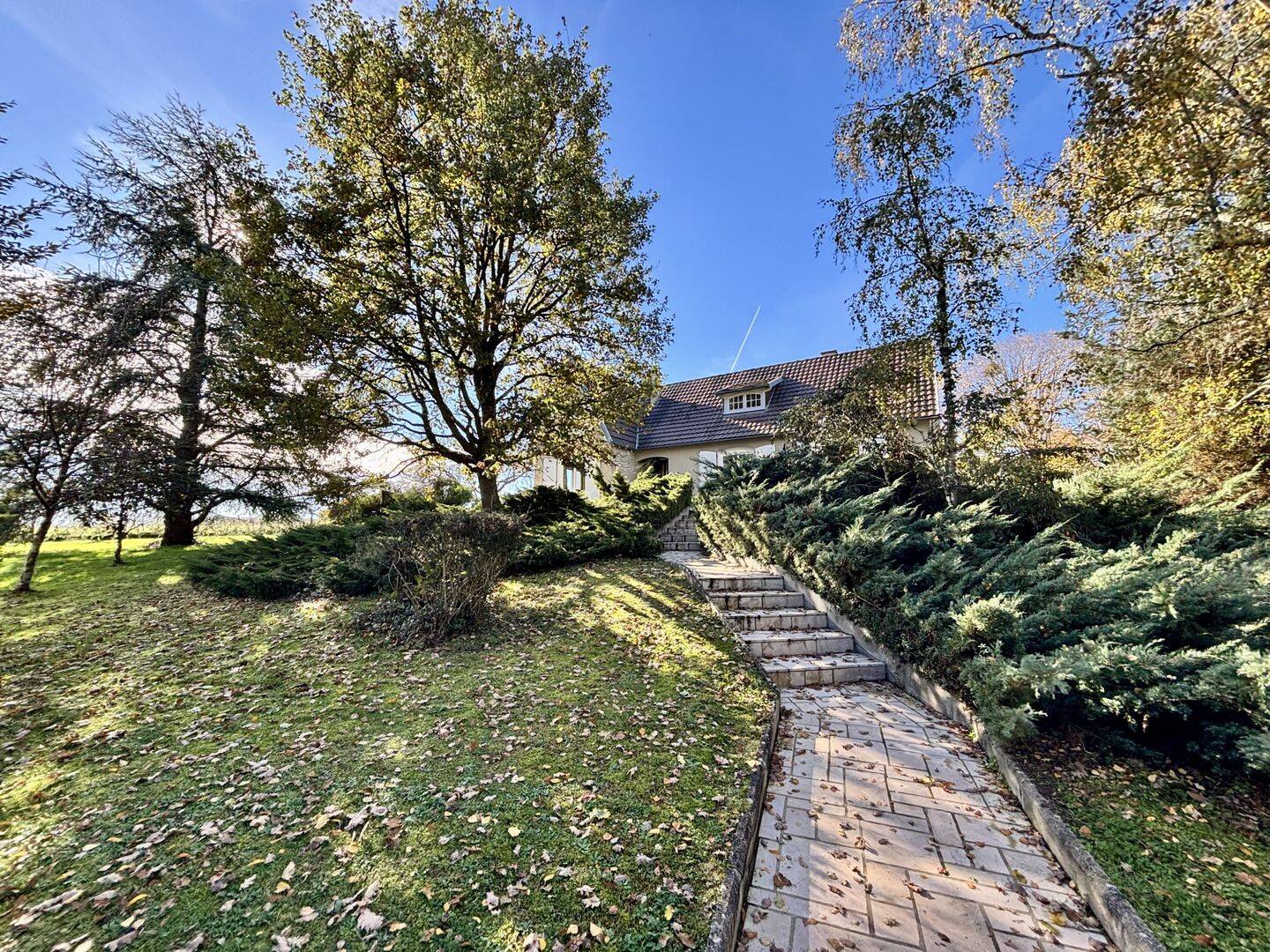 Maison 6 pièces 183 m² · à Montamisé · 183 m² · 384 000 €