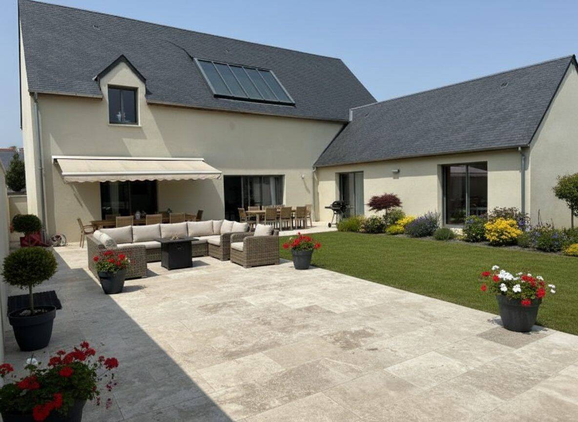 Maison 7 pièces 248 m² · à Montbazon · 248 m² · 592 800 €