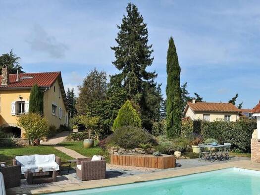 Villa à vendre 699 000 € 8 pièces 4 chambres 168 m² 1 386 m² de terrain Vaugneray 69670