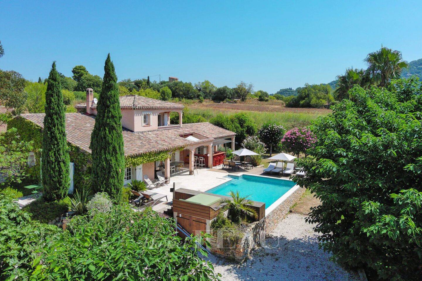 Maison 10 pièces 380 m² · à Saint-Cyr-sur-Mer · 380 m² · 2 790 000 €