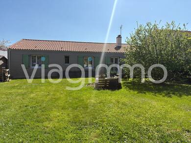 Maison en viager occupé Bouquet 49 200 € 5 pièces 4 chambres 115 m² 792 m² de terrain La Genetouze 85190