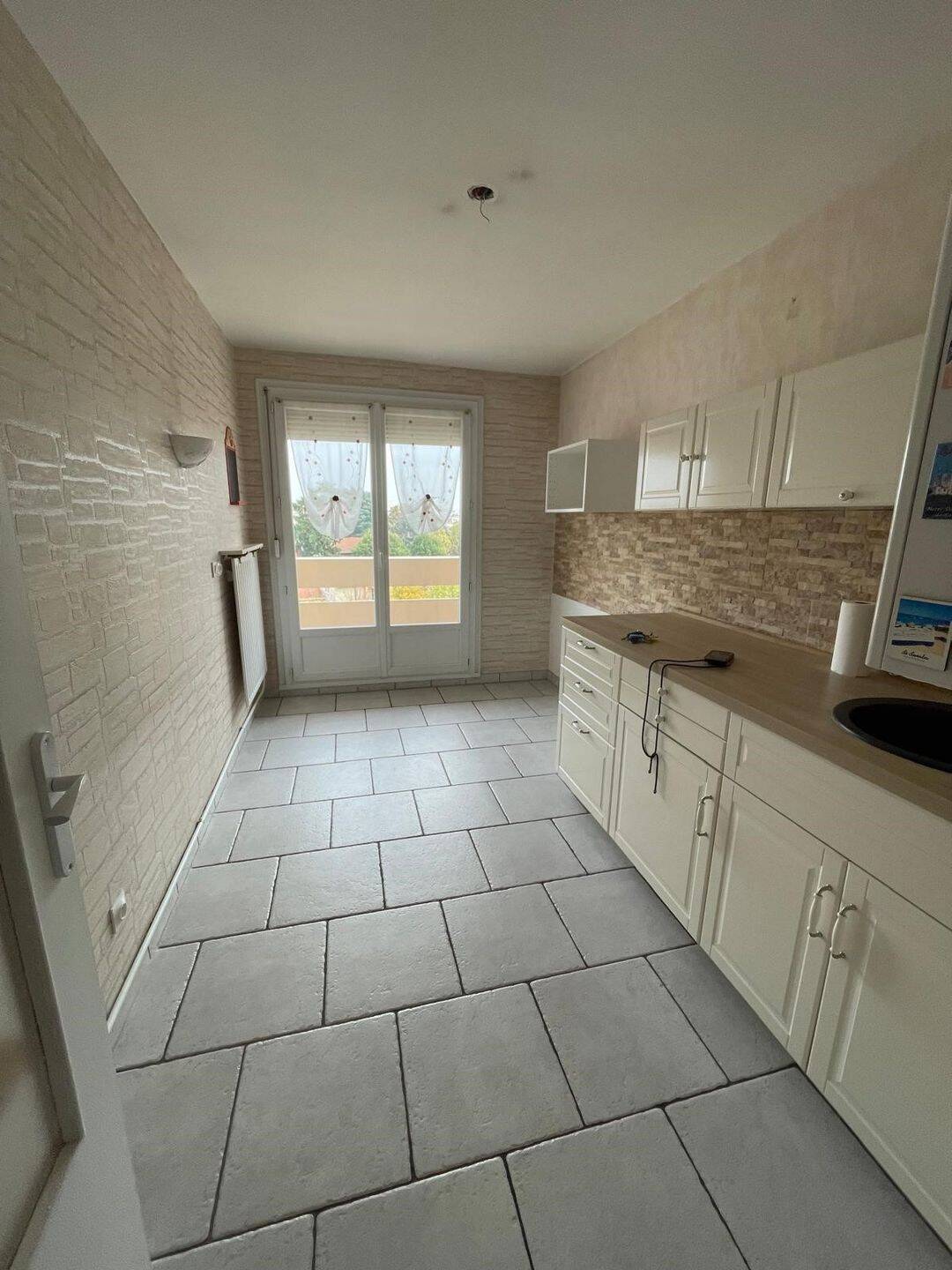 Appartement 5 pièces 101 m² · à Vénissieux · 101 m² · 1 750 €/mois