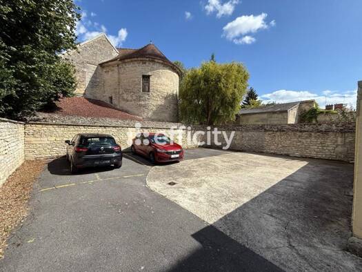 Immeuble à vendre 579 000 € 334 m² Est Mouy 60250