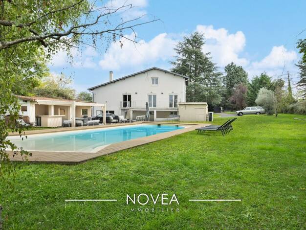 Maison à vendre 950 000 € 8 pièces 6 chambres 338 m² 2 582 m² de terrain Dommartin 69380