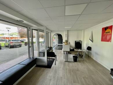 Local commercial à louer 1 020 € 102 m² de surface de vente Rouen 76100