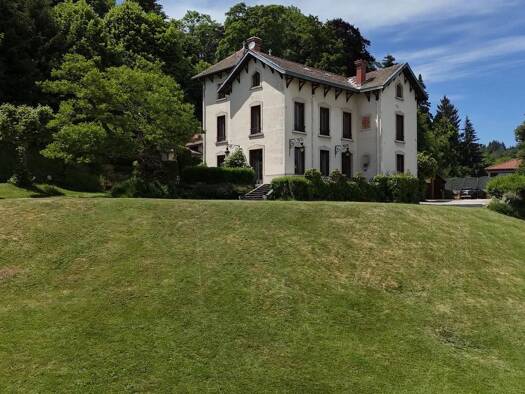 Maison à vendre 530 000 € 12 pièces 7 chambres 360 m² 9 000 m² de terrain Saint-Bonnet-le-Château 42380