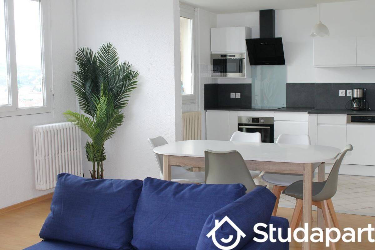 1 pièce 10 m² · à Saint-Étienne · 10 m² · 350 €/mois