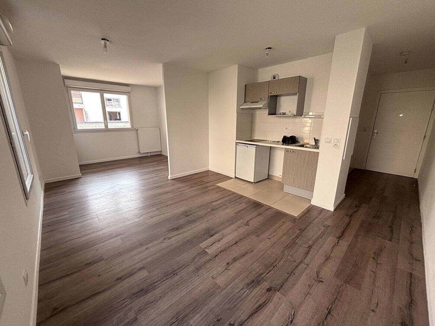 Appartement 1 pièce 33 m² · à Mennecy · 33 m² · 700 €